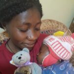 Chancelline 25 lat i jest jedną z dziesiątek samotnych matek w stolicy Kamerunu, które będą mogły pójść do pra...