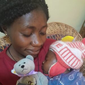 Chancelline 25 lat i jest jedną z dziesiątek samotnych matek w stolicy Kamerunu, które będą mogły pójść do pra...