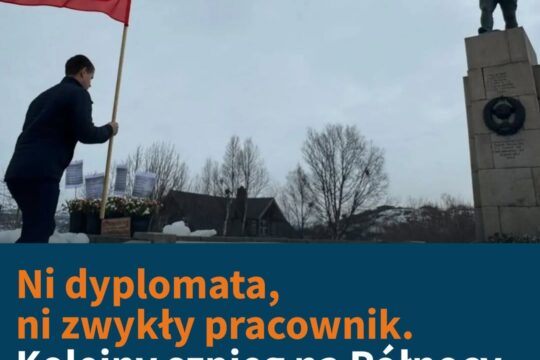 Choć nie ma statusu dyplomaty, mieszka w budynku Konsulatu Generalnego w Kirkene...