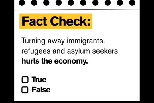 Dane są jasne: uchodźcy, osoby ubiegające się o azyl i imigranci wzmacniają amerykańską gospodarkę. Dlaczego więc...