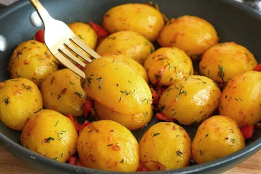 Gotuję takie ziemniaki codziennie! Łatwy, prosty i bardzo smaczny przepis!