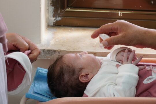 Jak dbać o zdrowie dzieci, kiedy dostęp do opieki medycznej jest ograniczony?...