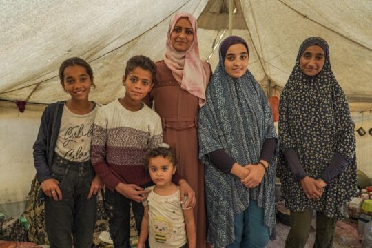 Kiedy Mervat i jej rodzina uciekli z Rafah, zostawili prawie wszystko za sobą....