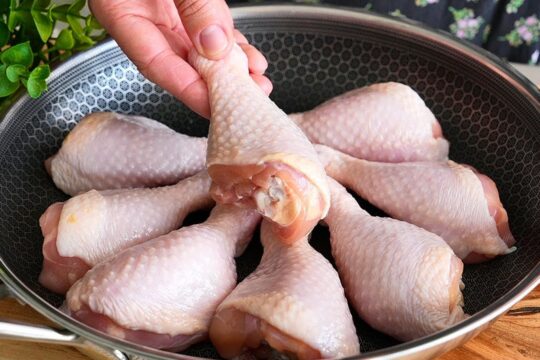 Moja rodzina uwielbia te udka z kurczaka! Robię je w każdy weekend! Szybkie i pyszne!