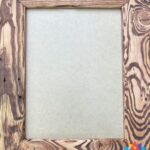 Naturalna, ręcznie wykonana drewniana rama, która pięknie wyeksponuje wspomnienia, ilustracje lub wyjątkowe zd...