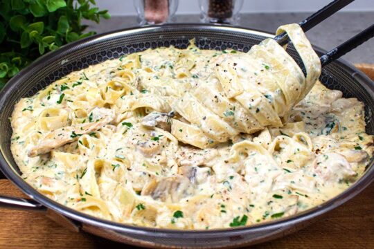 Nigdy nie jadłam tak pysznego makaronu! Jest po prostu szybki i niesamowicie pyszny!