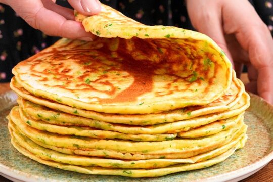 Po prostu wymieszaj jajka i cukinię! Ten przepis zadziwił wszystkich!