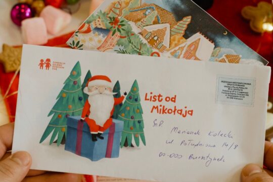 Prawdziwa świąteczna magia zaczyna się od drobnych gestów np. zamówienia Listu o...