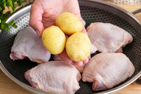 Tylko w ten sposób ugotuję kurczaka i ziemniaki! Proste i pyszne!