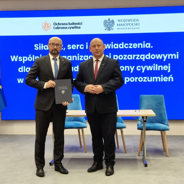 W Krakowie wojewoda małopolski podpisał porozumienia dotyczące realizacji zadań z zakresu ochrony lu...