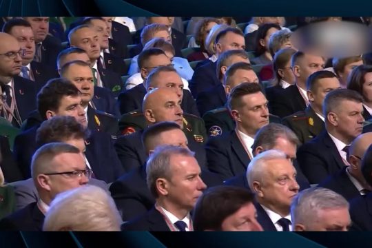 Co ma wspólnego Versace z kurami i papierem toaletowym? O wszystkim tym mówił Łu...