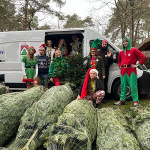 Co oznaczają świąteczne stroje na zdjęciach? Tylko jedno – akcja O Choinka! wyst...