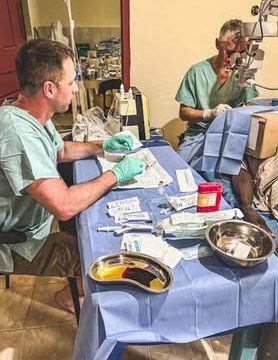 "Dzięki niezwykłemu wysiłkowi całej ekipy ponad 100 osób odzyskało wzrok. To oso...