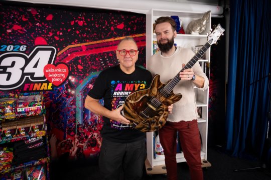 To już 14. gitara festiwalowa pomalowana przez Szymon Chwalisz!   

 Na gitarze...