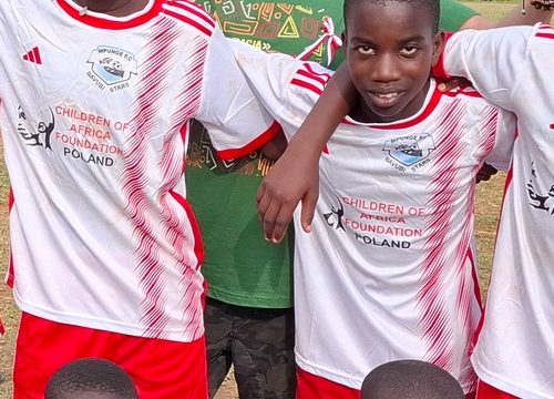 Znów biało-czerwono na półwyspie Kojja za sprawą Fundacji DZIECI AFRYKI Podczas wyprawy Misja Uganda&Malawi po...